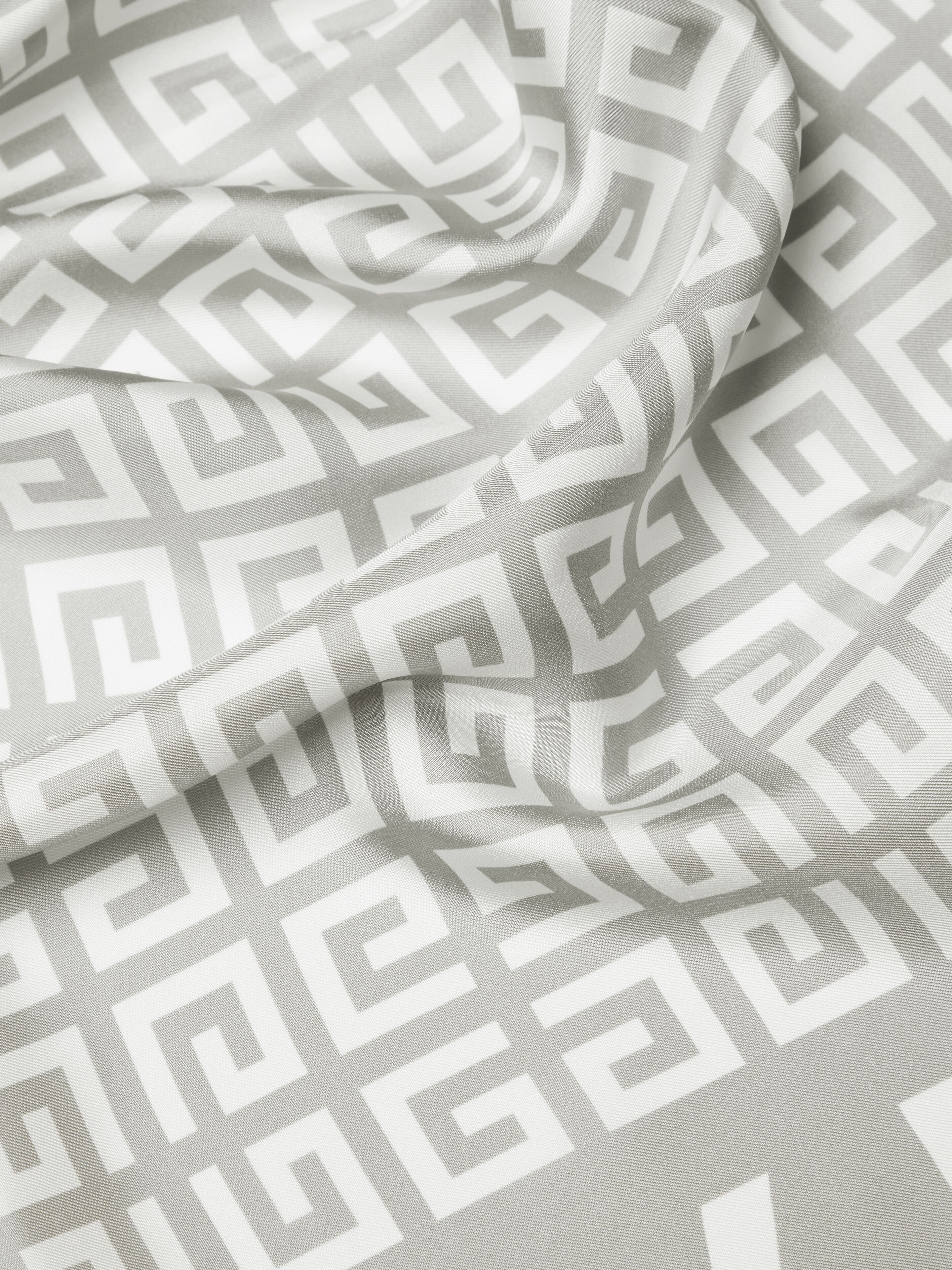 GIVENCHY 4G square in silk